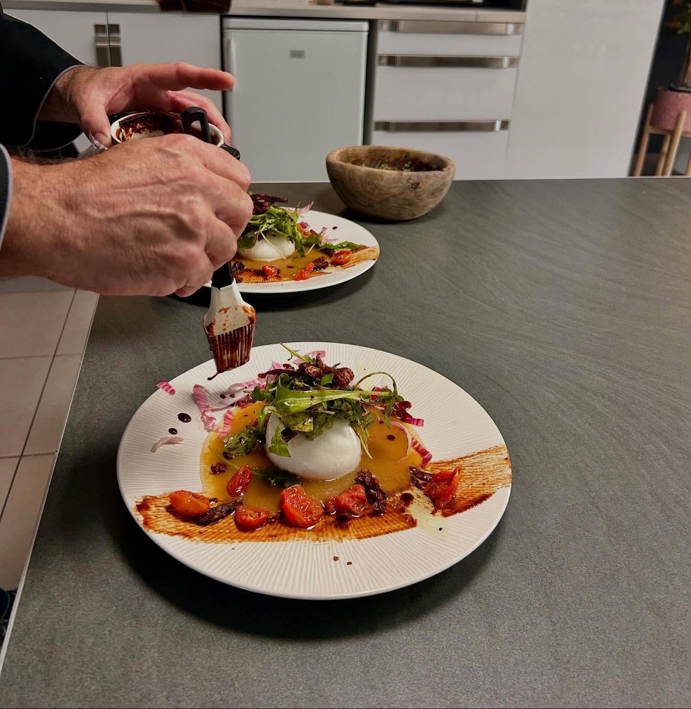 Chef à domicile Lyon : comment organiser un dîner privé inoubliable