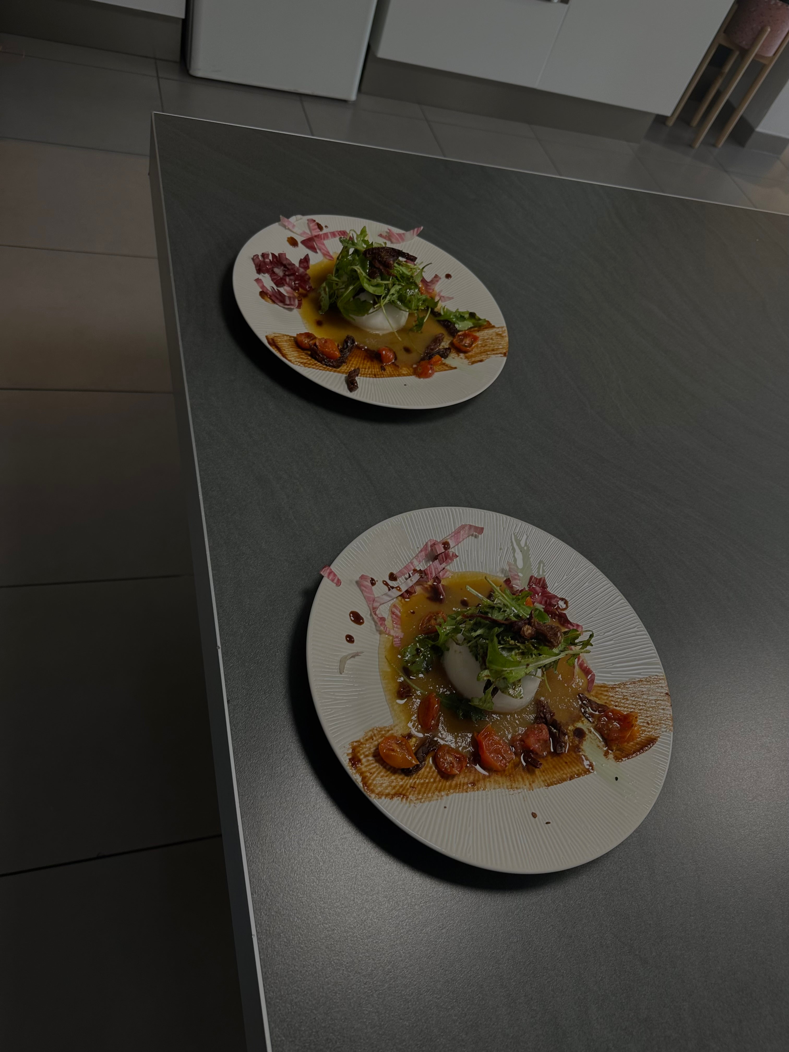 Service à table lors d'un dîner privé à domicile